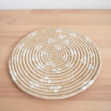 Load image into Gallery viewer, Ntamba Trivet