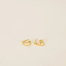 Load image into Gallery viewer, Small Ripple Gold Earring