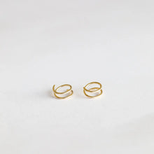 Load image into Gallery viewer, Spiral Gold Hoop