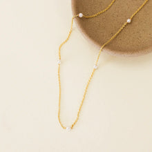 Load image into Gallery viewer, Dainty Pearl Necklace