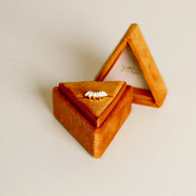 Load image into Gallery viewer, Velvet Triangle Jewelry Box - Burnt Orange