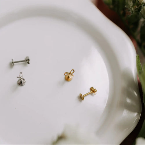 Bow Flat Back Studs
