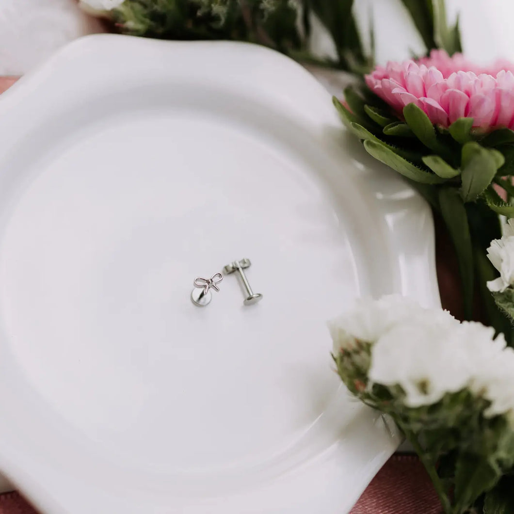 Bow Flat Back Studs