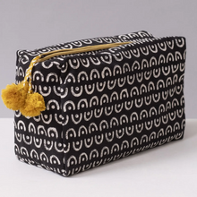 Load image into Gallery viewer, Toiletry Bag - Lua Black and White