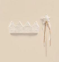 Load image into Gallery viewer, Crown &amp; Wand - Daisy Embroidery