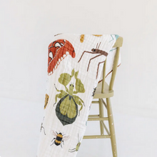 Load image into Gallery viewer, Reversible Quilt - Cutie Crawlies