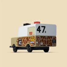 Load image into Gallery viewer, Safari Gira Toons Car