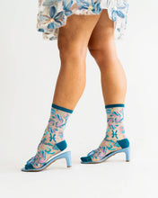 Load image into Gallery viewer, Pisces Zodiac Shimmer Sheer Crew Sock
