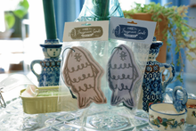 Load image into Gallery viewer, Fresh Catch Sardine-Shaped Fragrance Cards