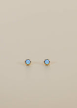 Load image into Gallery viewer, Simple Fire Opal Stud