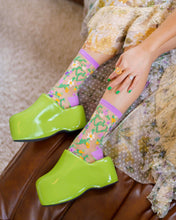 Load image into Gallery viewer, Heart Floral Sheer Crew Sock