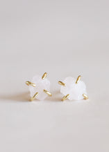 Load image into Gallery viewer, Rose Quartz Prong