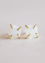 Load image into Gallery viewer, White Druzy Prongs
