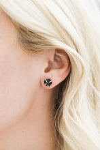 Load image into Gallery viewer, Black Druzy Prongs