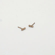Load image into Gallery viewer, Bea Studs - Gold