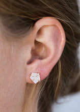 Load image into Gallery viewer, White Druzy Prongs