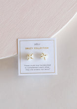 Load image into Gallery viewer, White Druzy Prongs