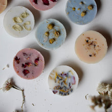 Load image into Gallery viewer, Flora Bath Melts