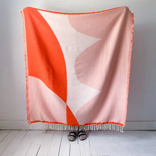 Load image into Gallery viewer, Merino Wool Throw Blanket - Stille Red